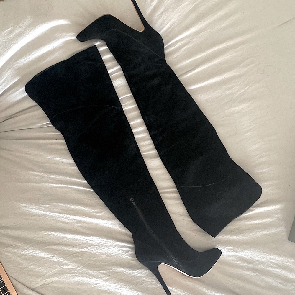 Beautiful Knee -high boots 🤩